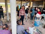 จิตอาสา ปรับปรุงสภาพพื้นที่บ้าน นางอาภัย สุริยันต์ บ้านเลขที